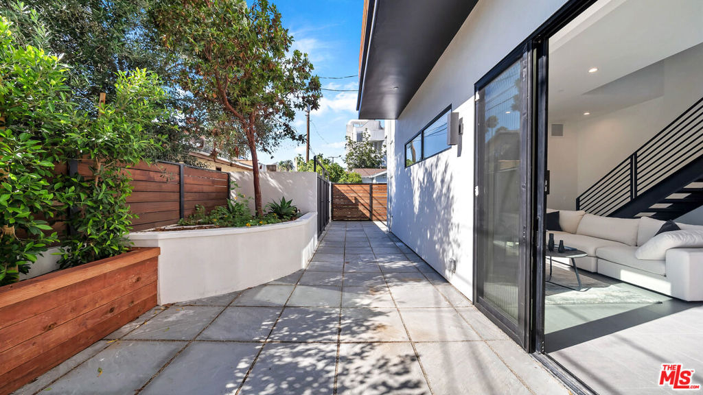 1123 N Formosa Avenue - Photo 7