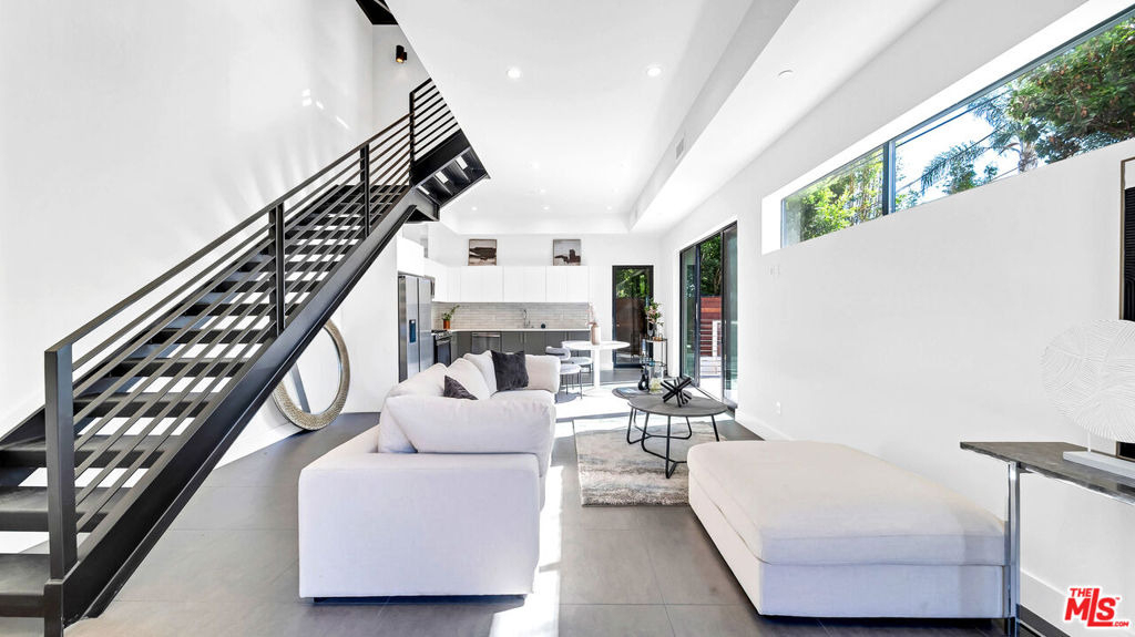 1123 N Formosa Avenue - Photo 3