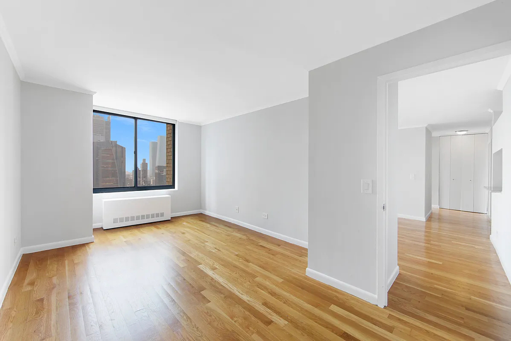 West 48th Street - Photo 1