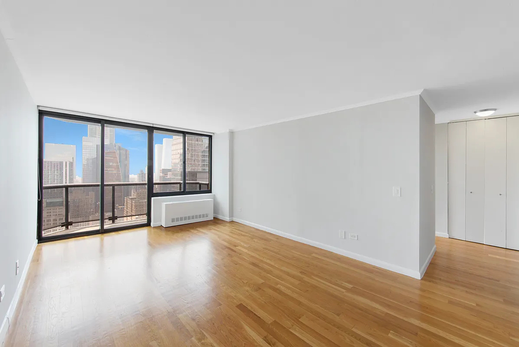 West 48th Street - Photo 3