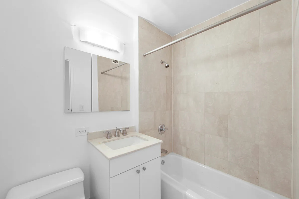 West 48th Street - Photo 8