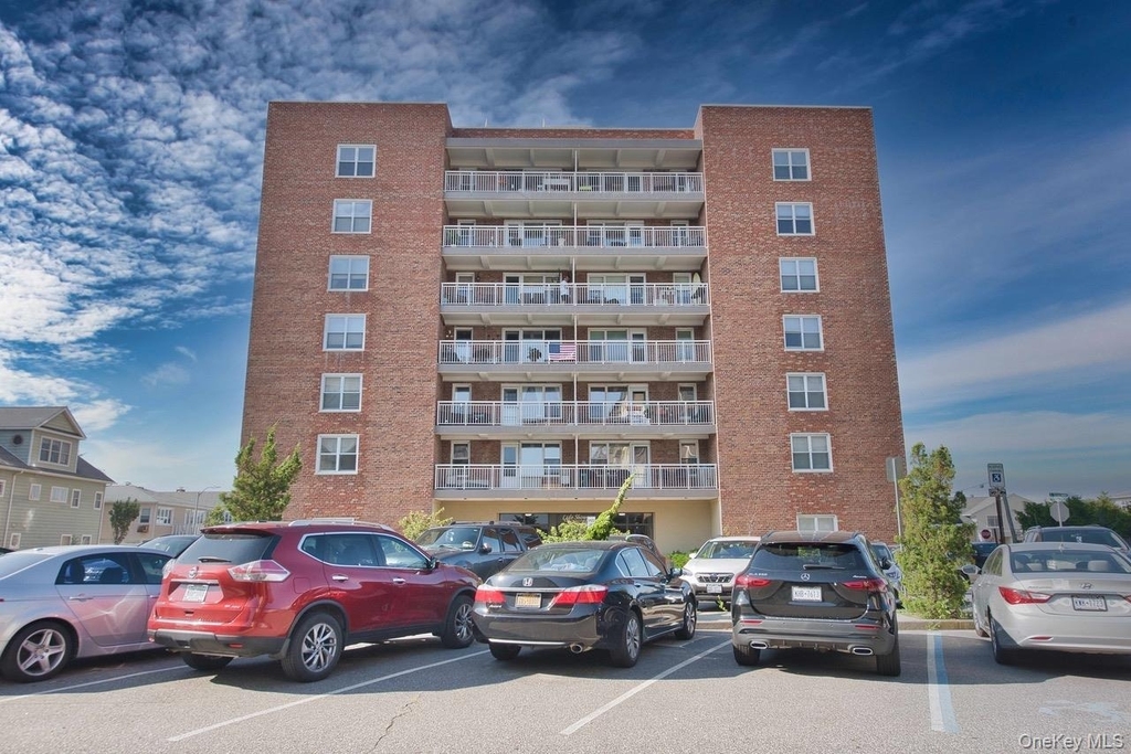 855 E Broadway - Photo 0