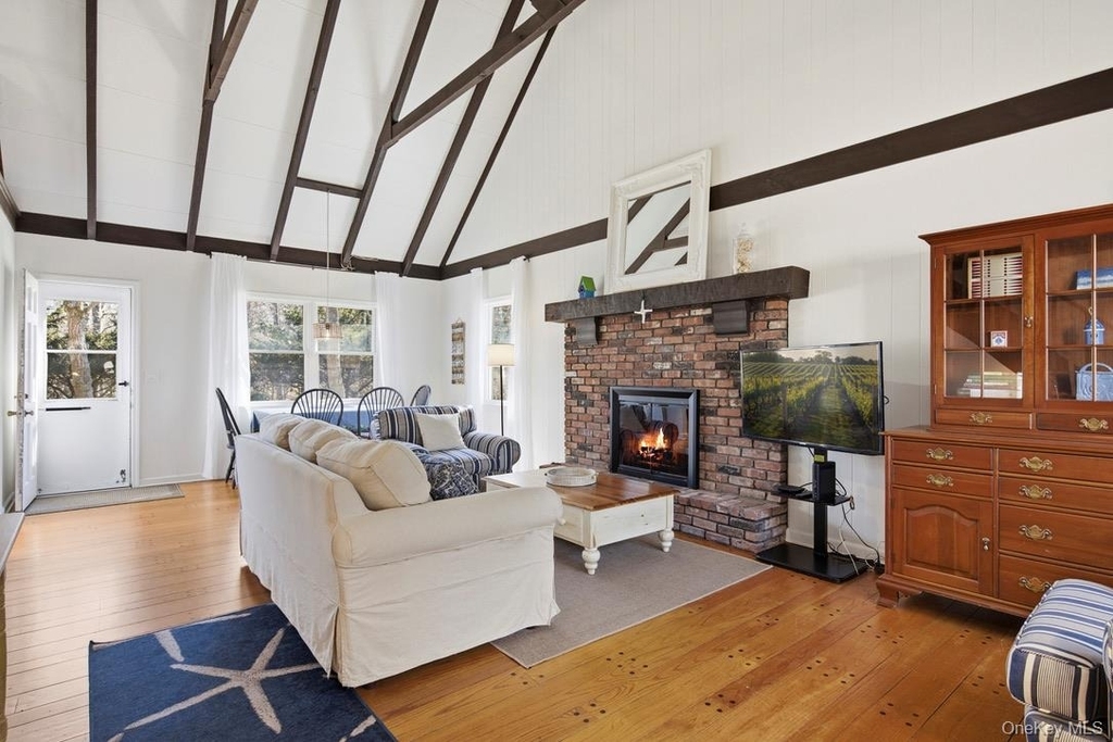 3 Foster Avenue - Photo 1