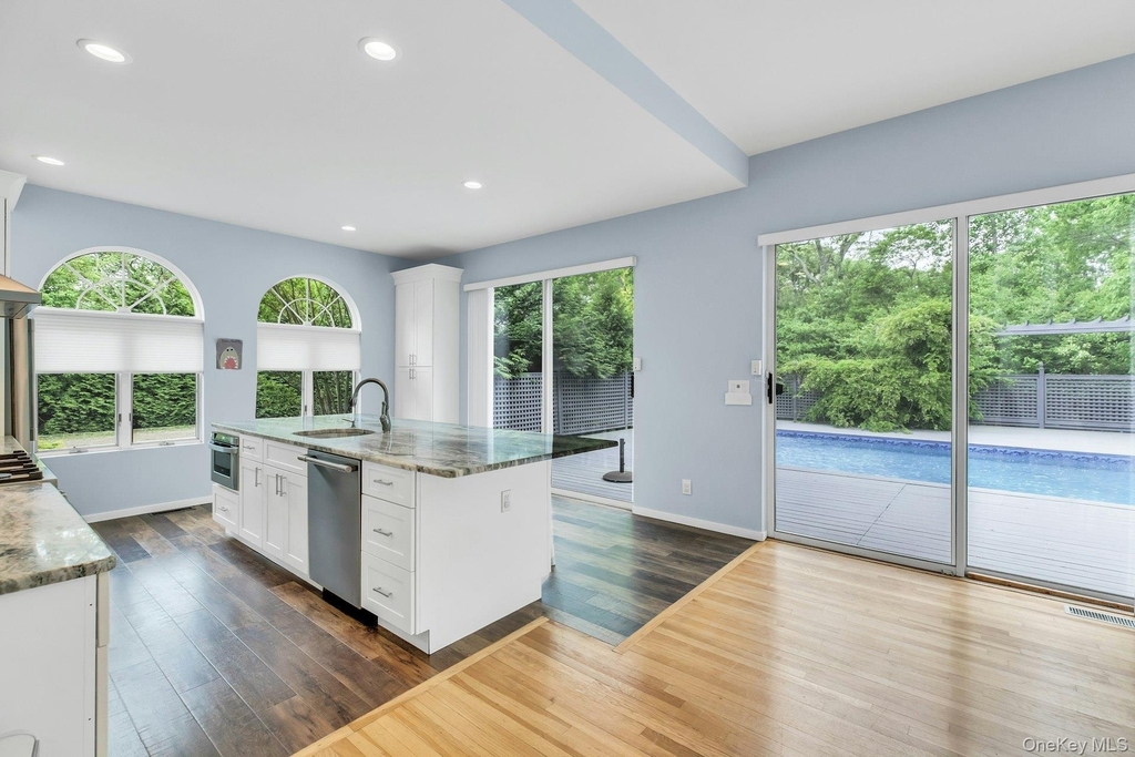 35 Bay Avenue W - Photo 9
