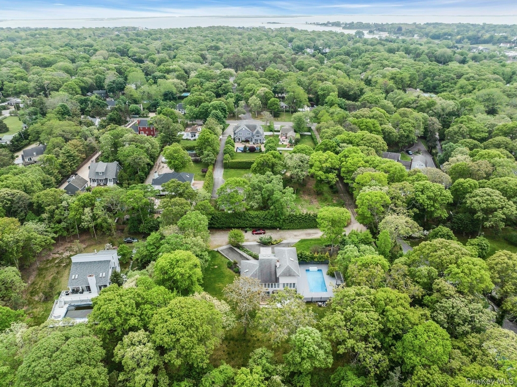 35 Bay Avenue W - Photo 37