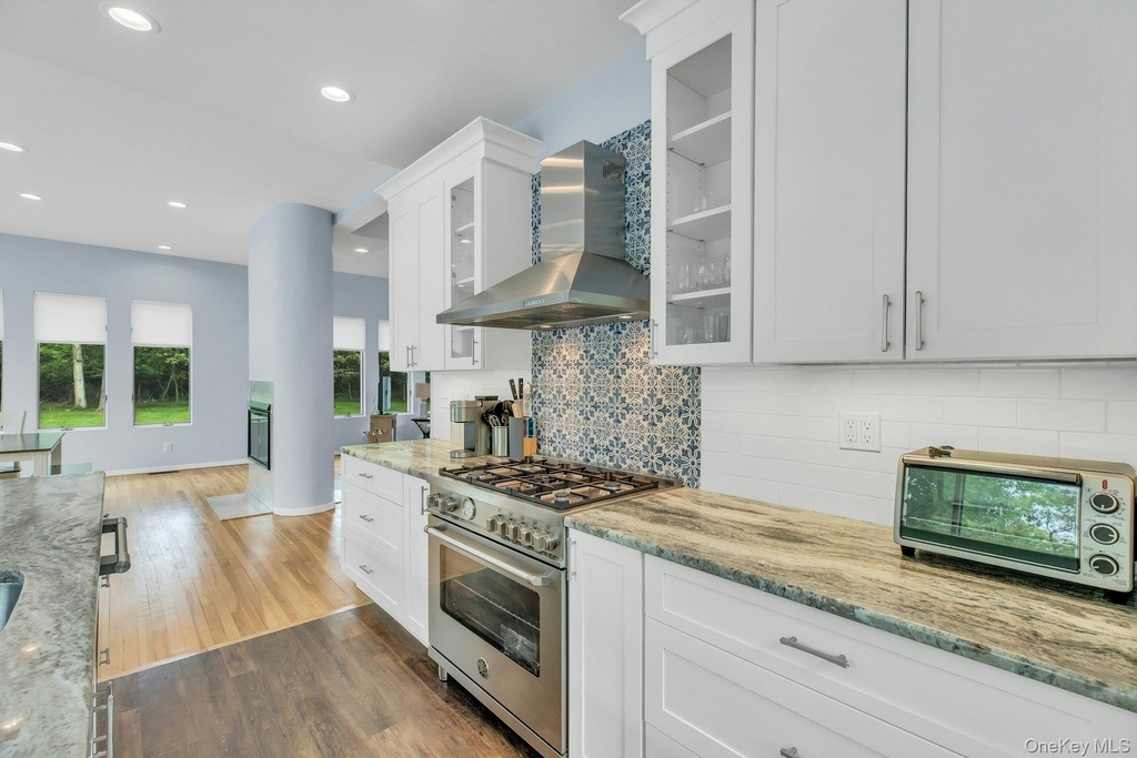 35 Bay Avenue W - Photo 13