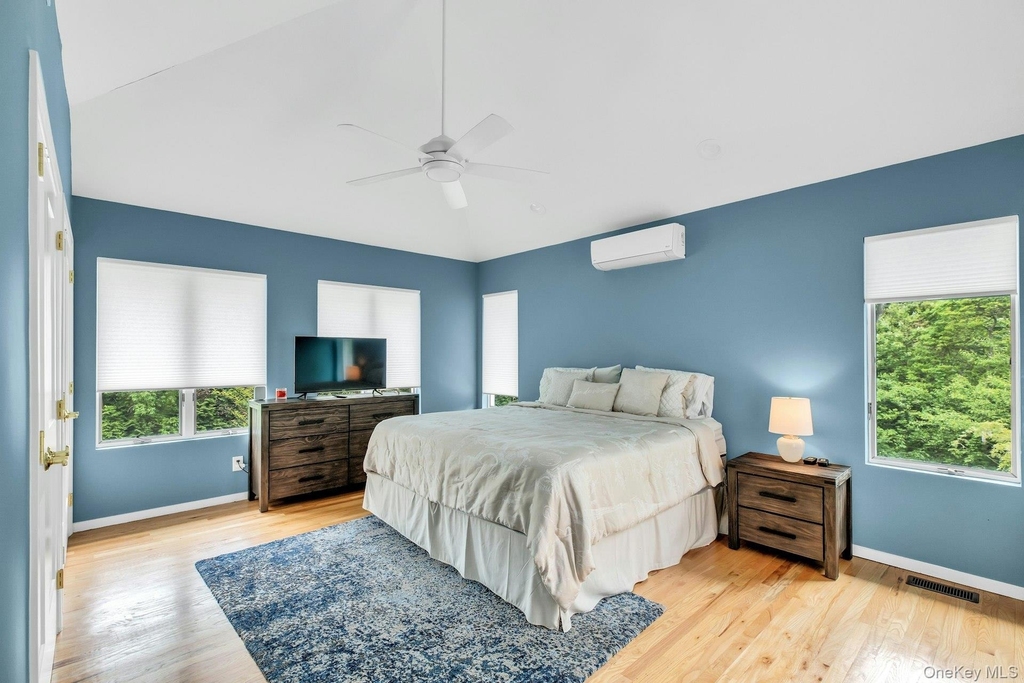 35 Bay Avenue W - Photo 22
