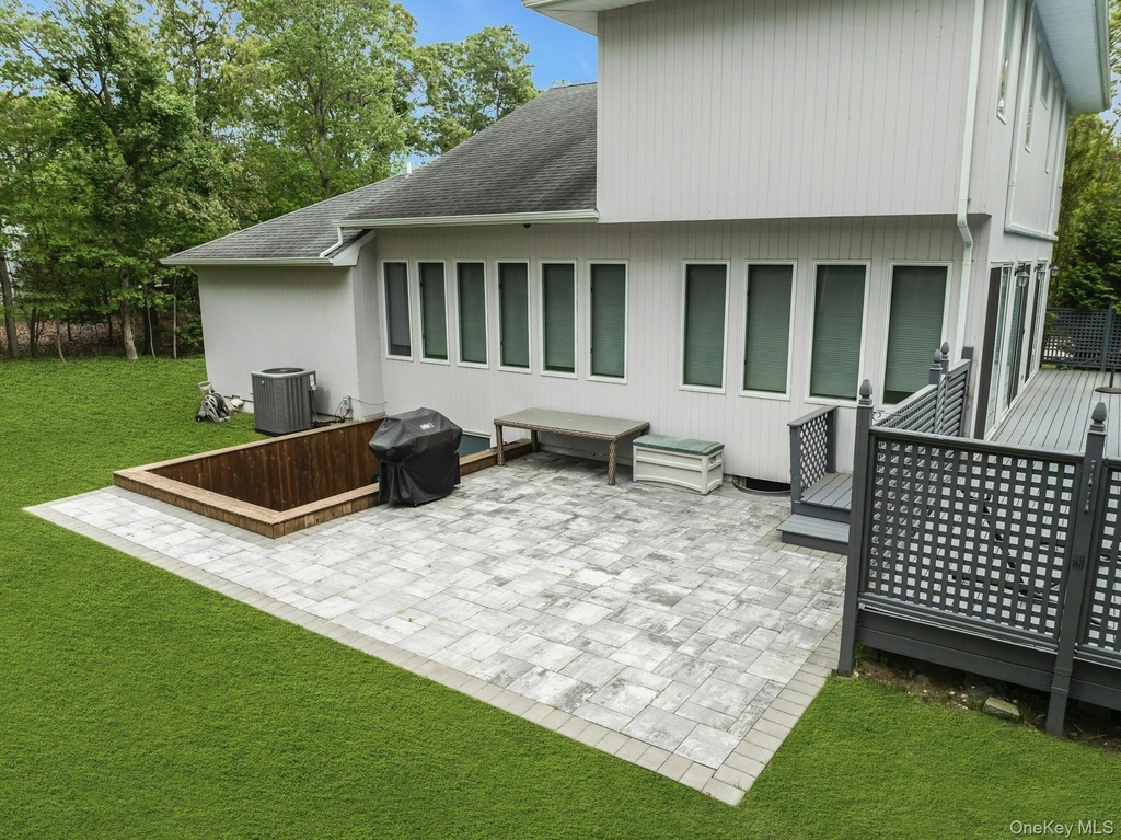 35 Bay Avenue W - Photo 42