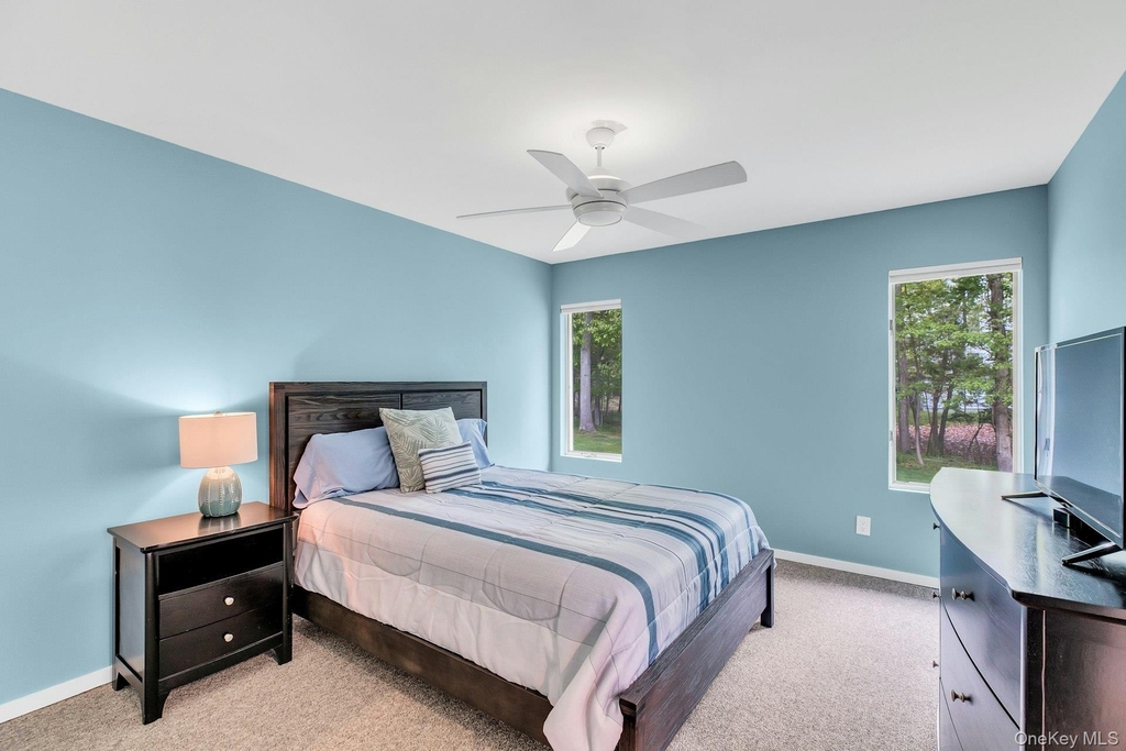 35 Bay Avenue W - Photo 17