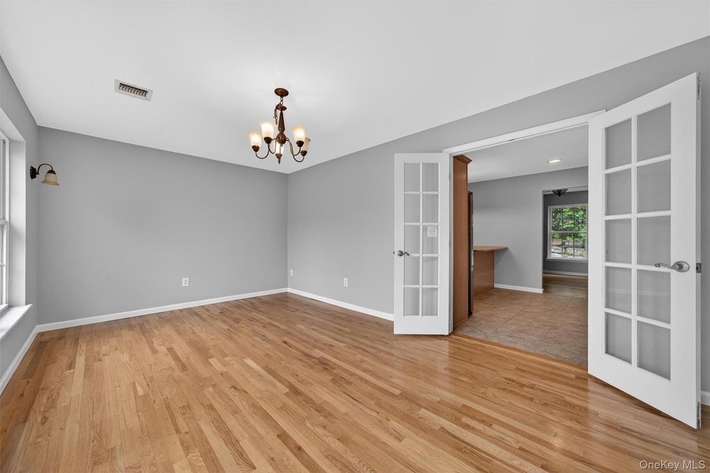 16 W Railroad Avenue - Photo 5