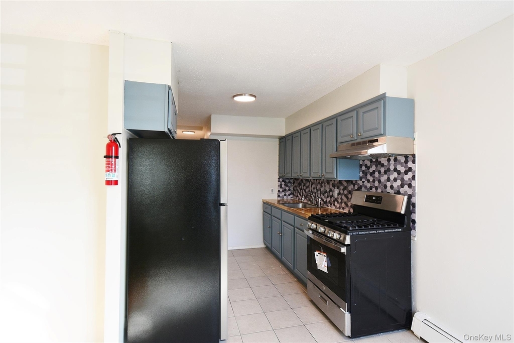 1510 Beach 12 Street - Photo 4