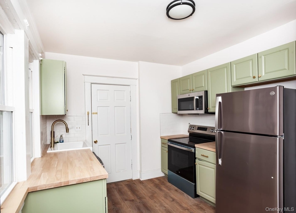 1009 Hudson Avenue - Photo 5