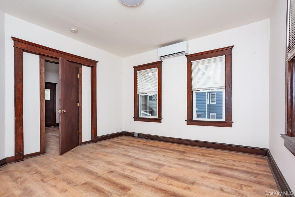 1009 Hudson Avenue - Photo 8