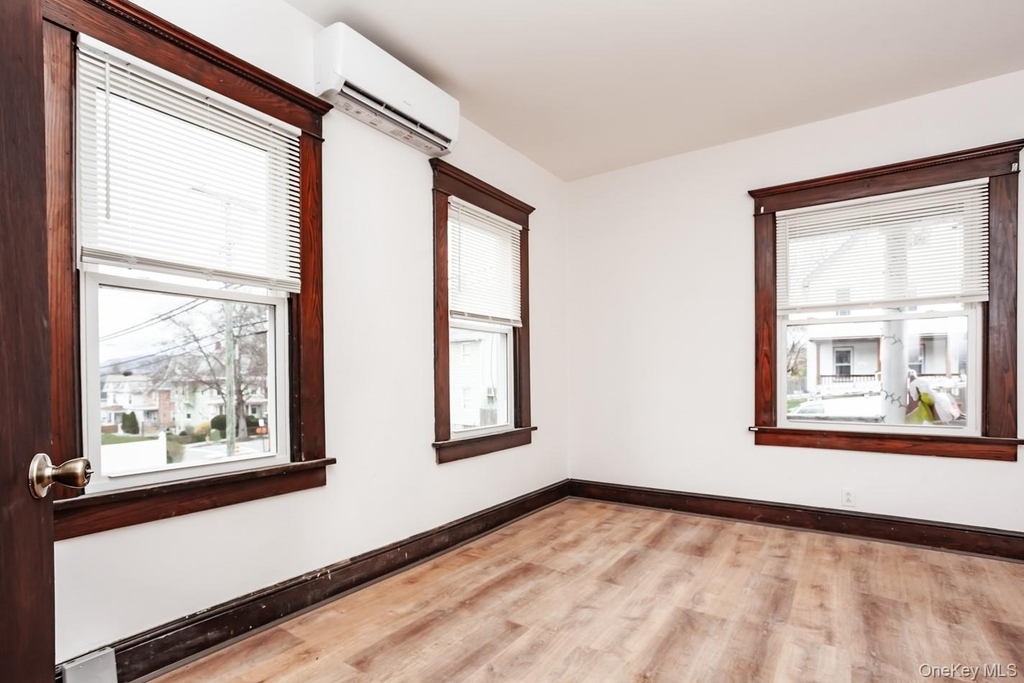 1009 Hudson Avenue - Photo 6