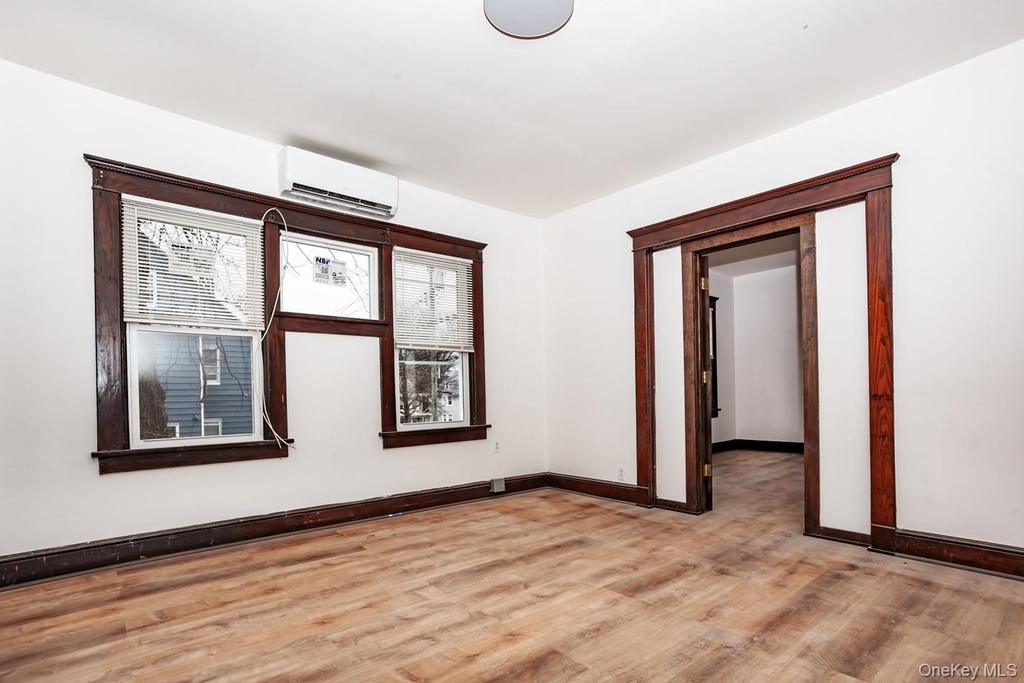 1009 Hudson Avenue - Photo 9