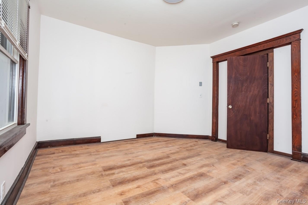 1009 Hudson Avenue - Photo 7