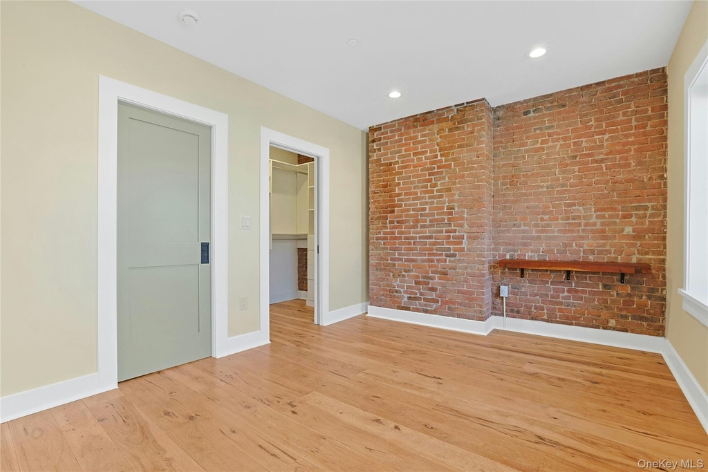 19 Main Street - Photo 12