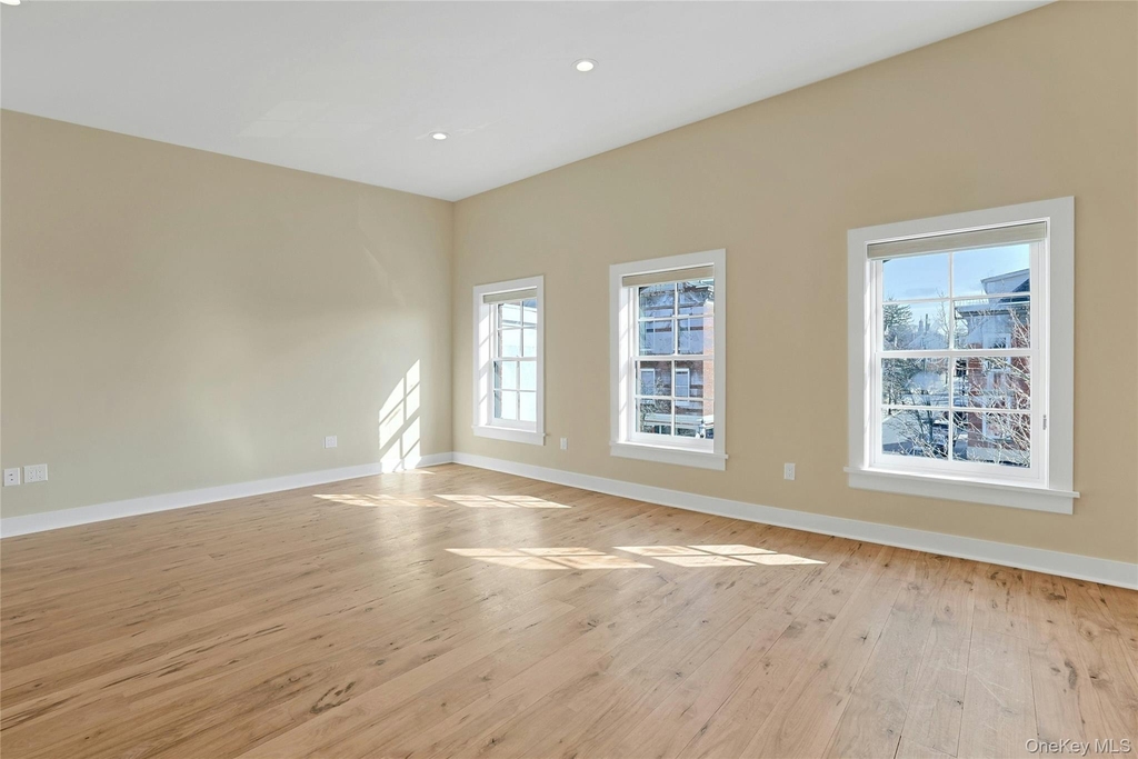 19 Main Street - Photo 7