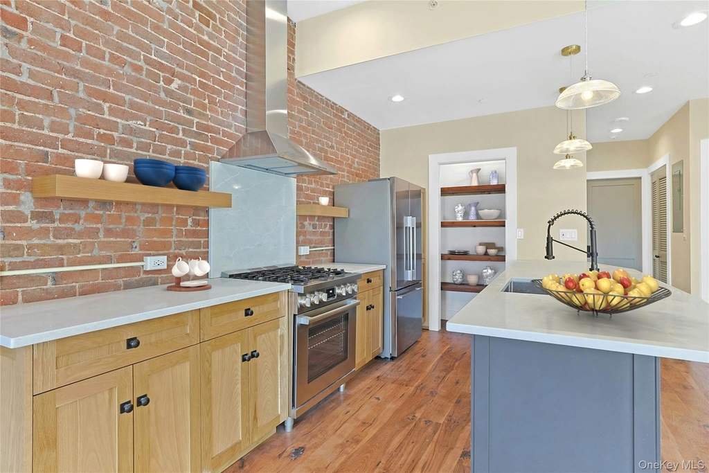19 Main Street - Photo 10