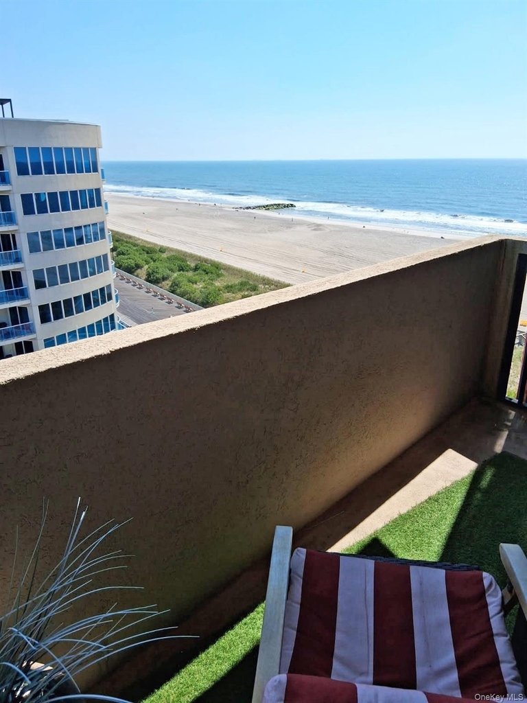 360 Shore Rd - Photo 0