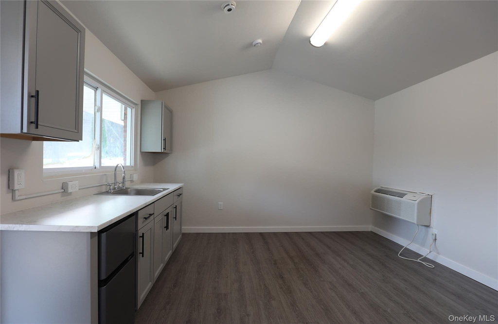 669 Broadway 9w - Photo 6