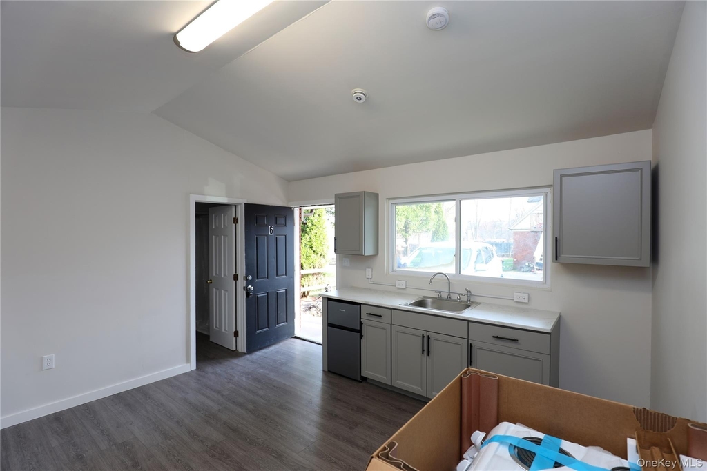 669 Broadway 9w - Photo 3