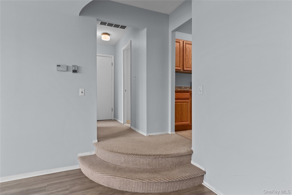 60 Kensico Road - Photo 1