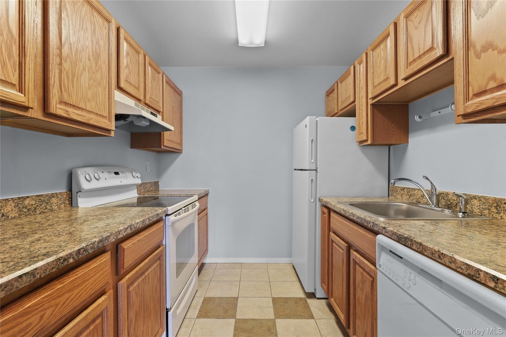60 Kensico Road - Photo 5