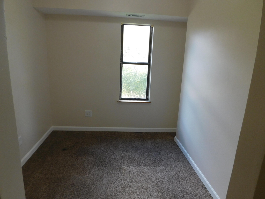32005 W 12 Mile Road - Photo 7