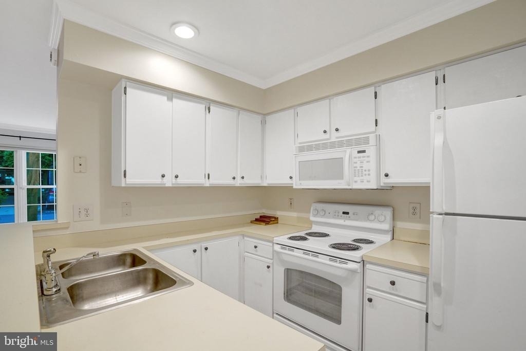 3308 Wyndham Circle - Photo 12