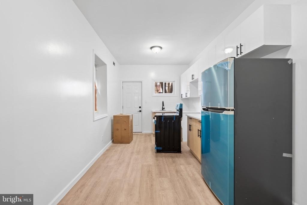 2055 Dickinson Street - Photo 8