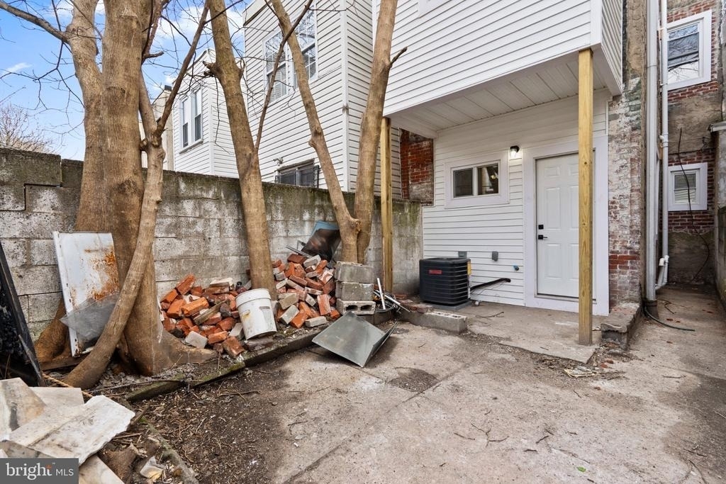 2055 Dickinson Street - Photo 20