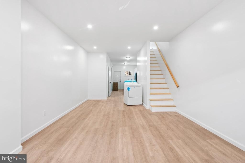 2055 Dickinson Street - Photo 5