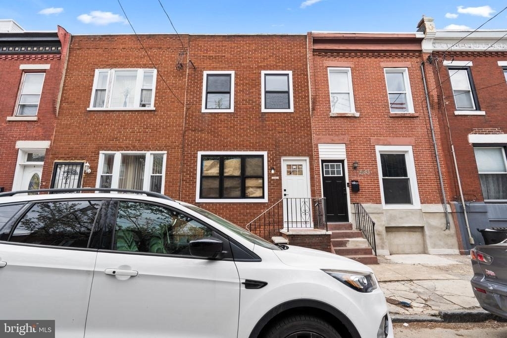 2055 Dickinson Street - Photo 1