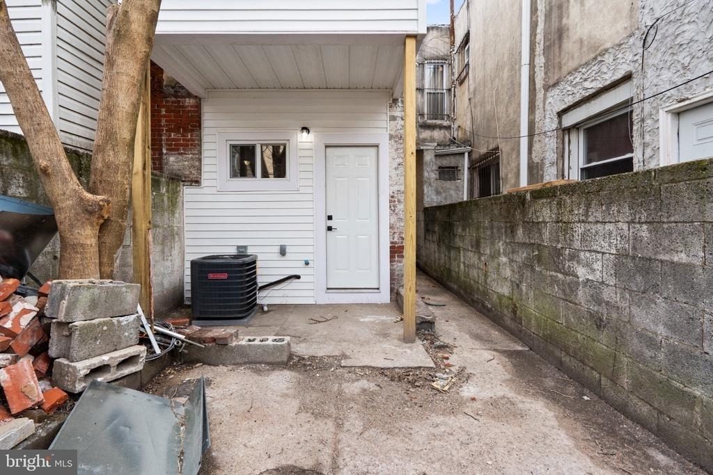 2055 Dickinson Street - Photo 19