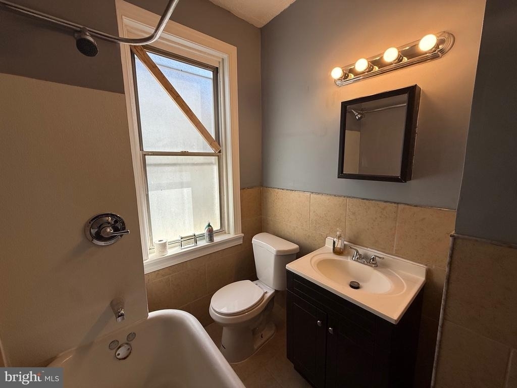 5052 Wayne Avenue - Photo 9