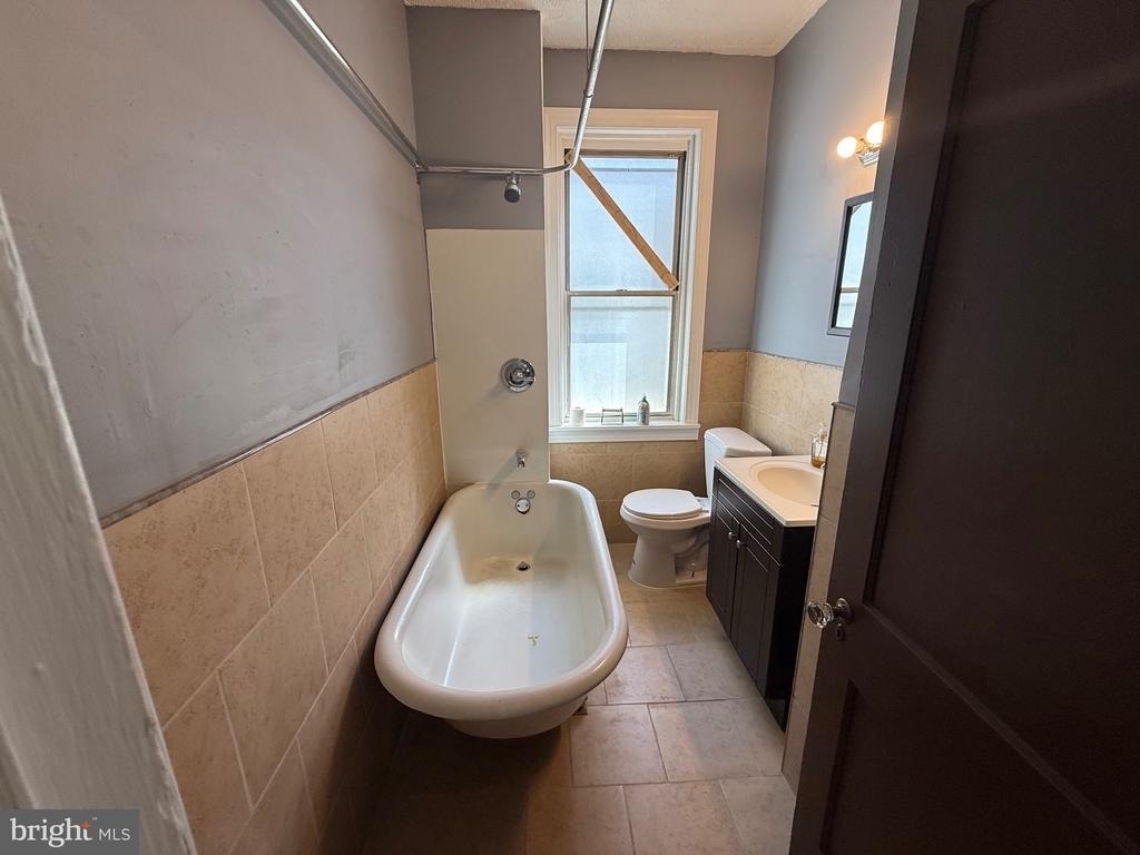 5052 Wayne Avenue - Photo 8