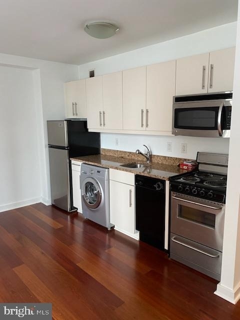 219 S 18th Street - Photo 1