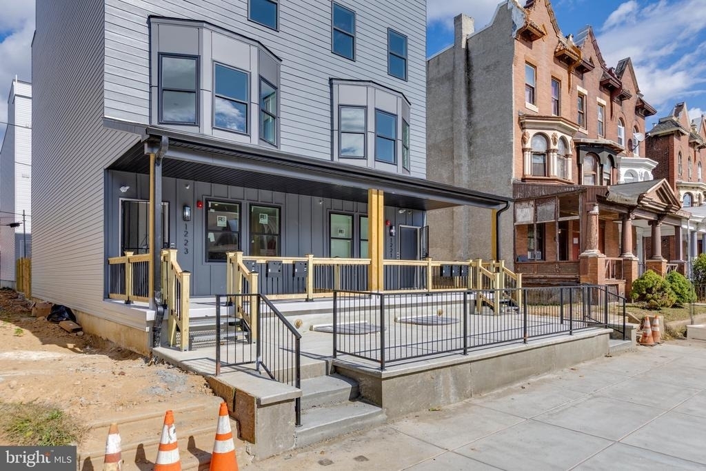 1223 W Lehigh Avenue - Photo 9