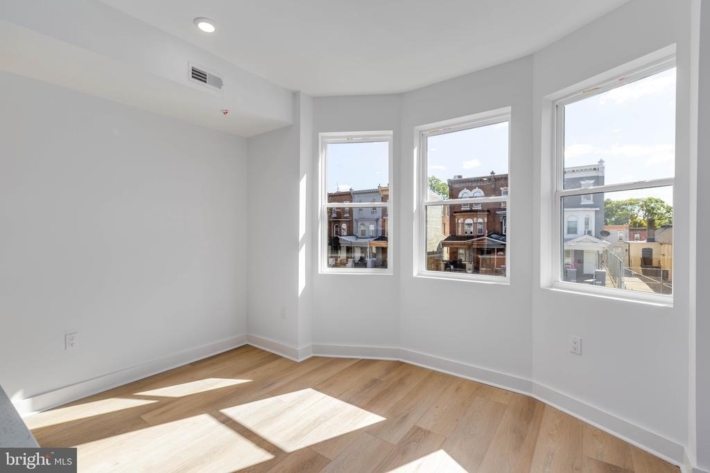 1223 W Lehigh Avenue - Photo 3