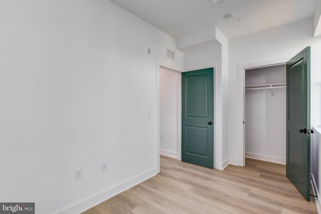 1223 W Lehigh Avenue - Photo 6