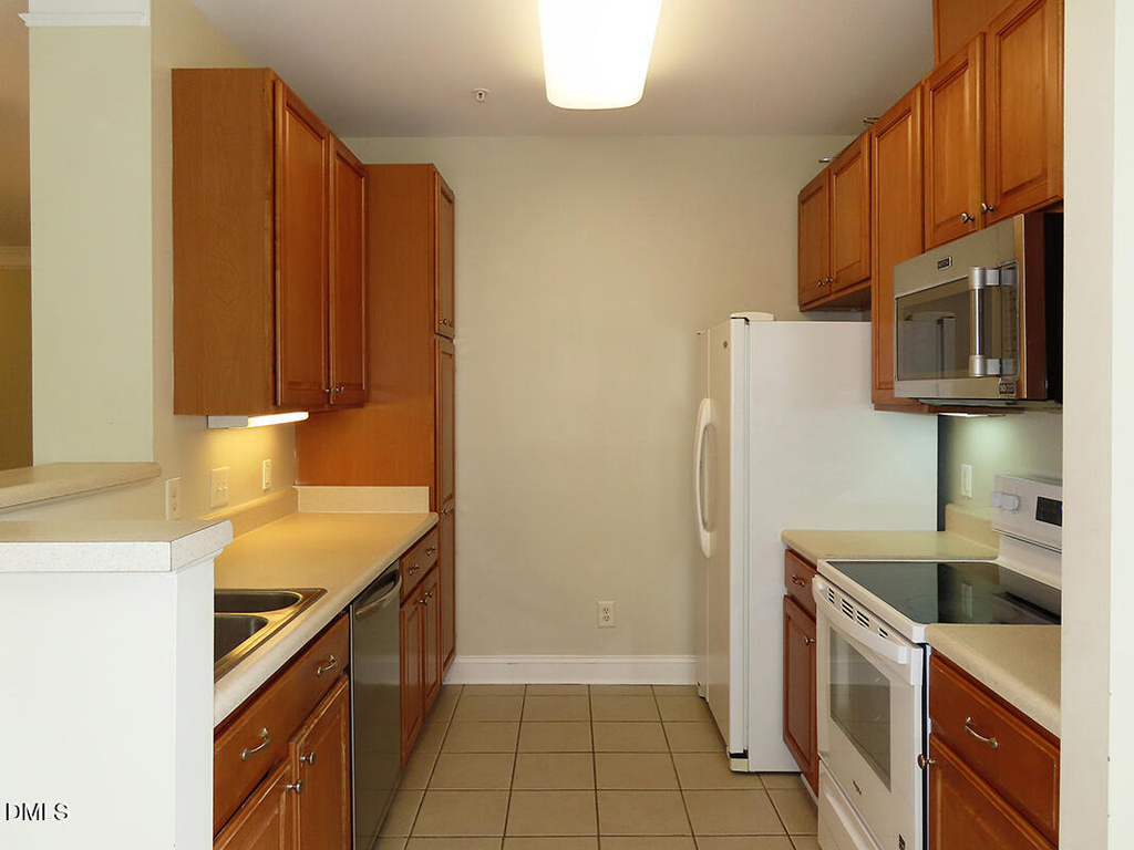 922 Providence Glen Drive - Photo 5