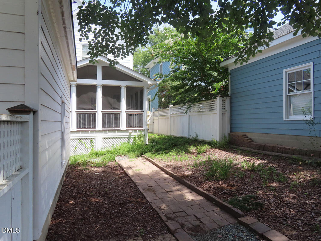 111 Tharrington Drive - Photo 23