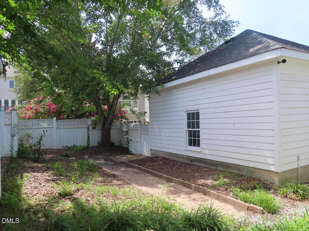 111 Tharrington Drive - Photo 22