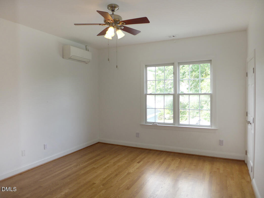 111 Tharrington Drive - Photo 14