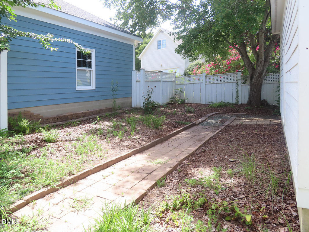 111 Tharrington Drive - Photo 21