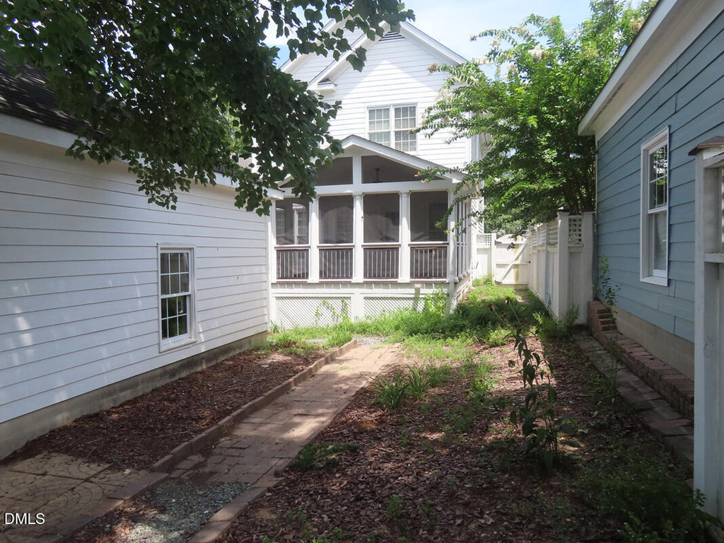 111 Tharrington Drive - Photo 24
