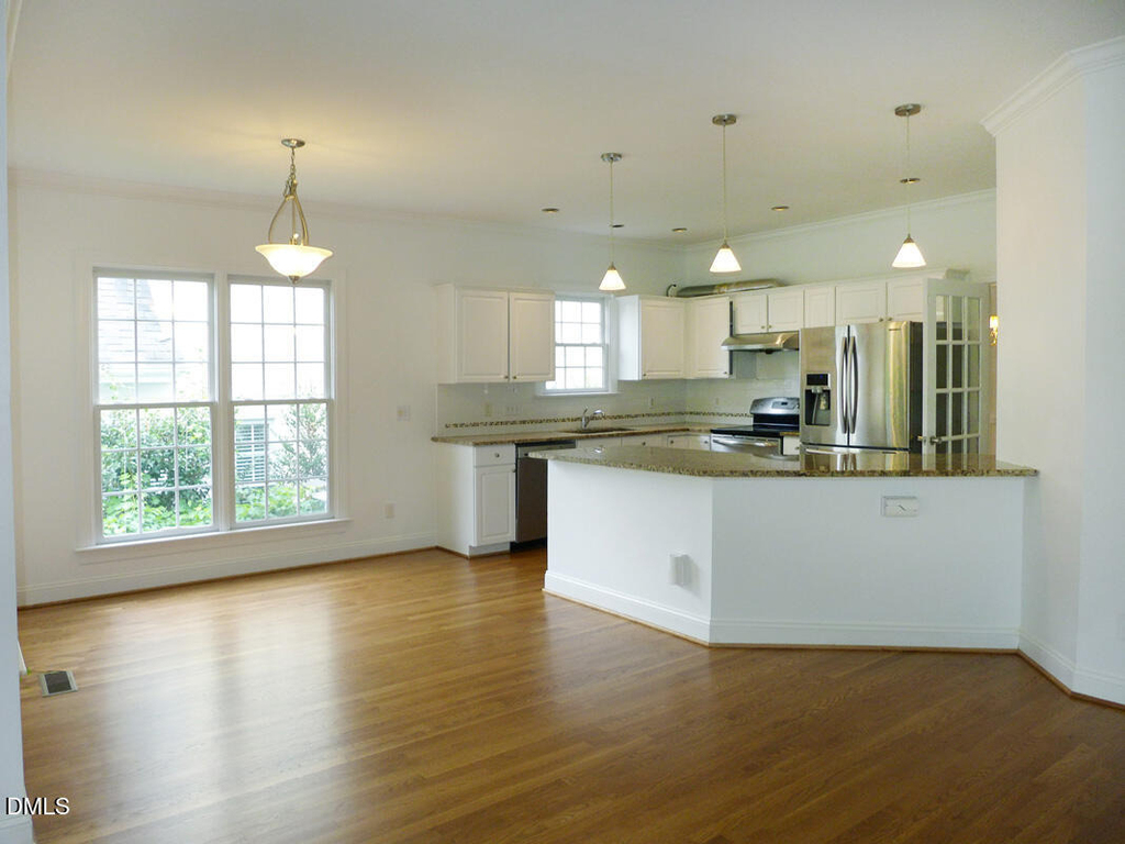 111 Tharrington Drive - Photo 4