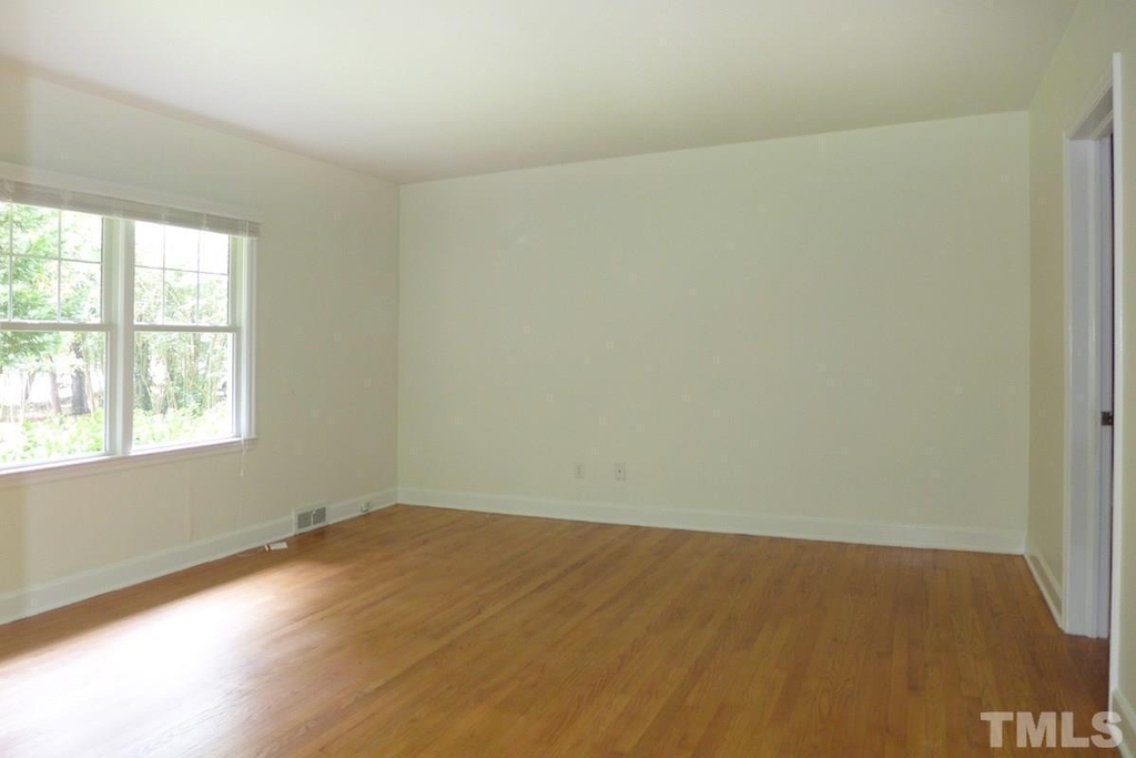 733 Raleigh Road - Photo 3