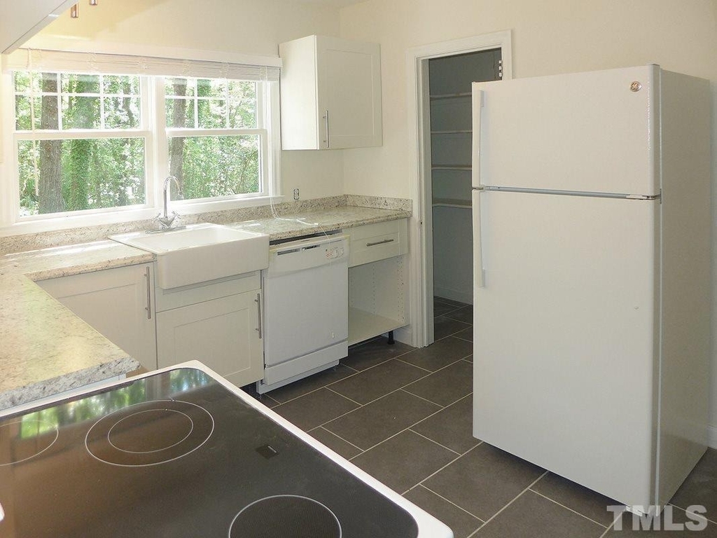 733 Raleigh Road - Photo 5